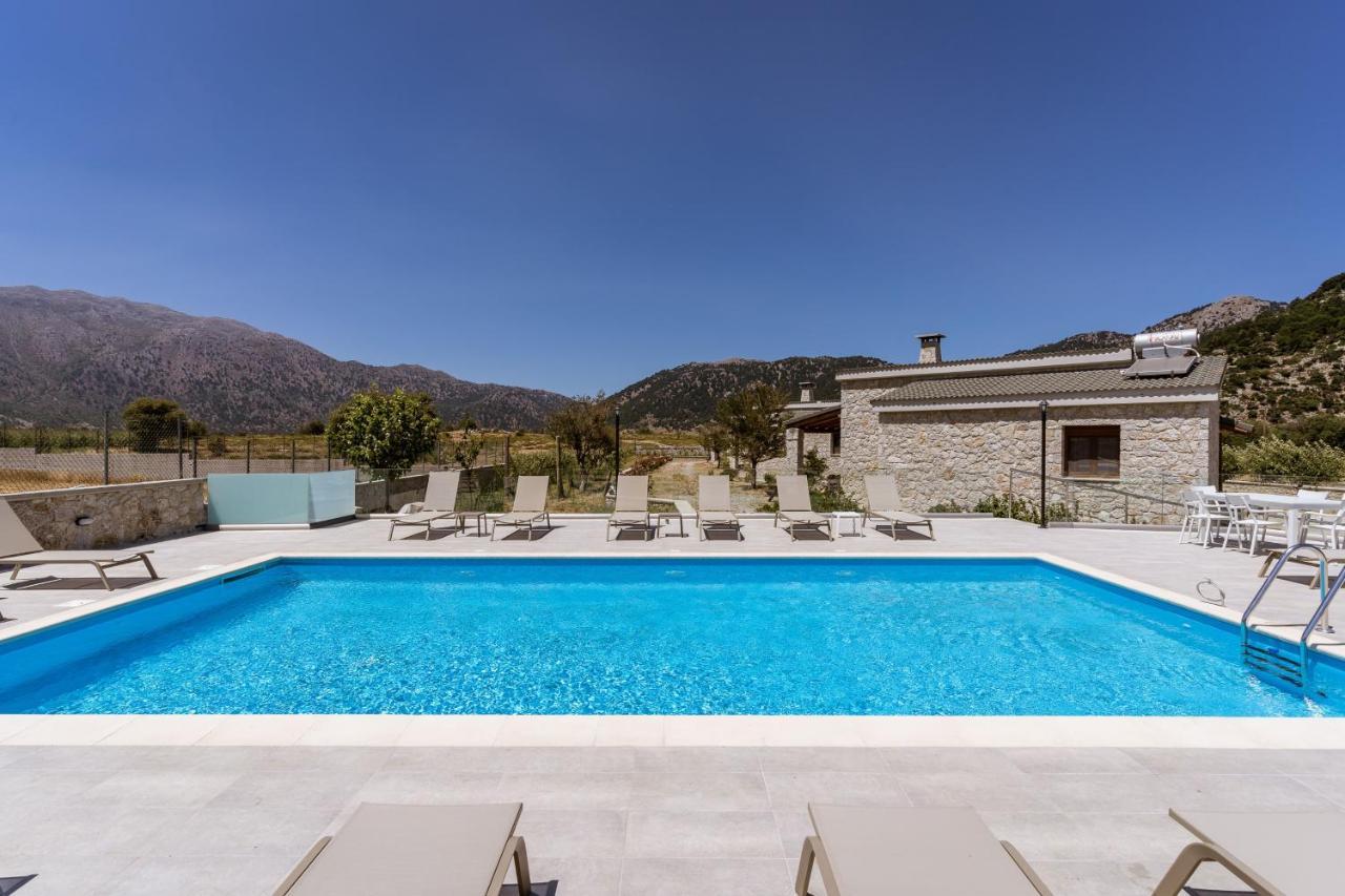 Omalos Village Exterior photo
