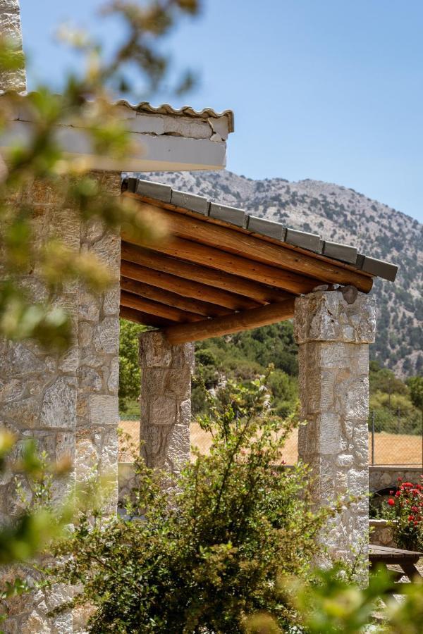Omalos Village Exterior photo